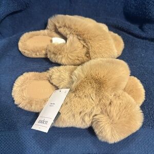 Women’s Paris Crossband Slippers Size Small 5/6